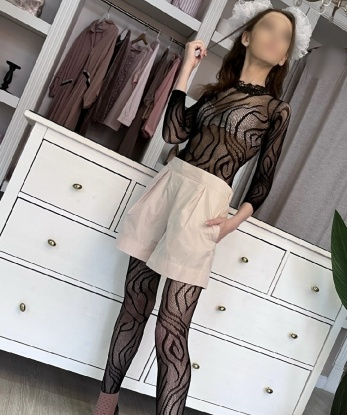 💋🌹 Живу в Москве и готова встретиться с тобой у себя или приехать к тебе. Мои услуги включают все, что ты только пожелаешь - классический секс, оральные ласки, массаж и многое другое. 🔥✨ У меня есть великолепные отзывы, говорящие о моей неповторимости и профессионализме. Также прикрепила немного фото, чтобы ты мог оценить мою красоту. Доверься мне и я сделаю все, чтобы твоя ночь была незабываемой! 🌟💫 Карен