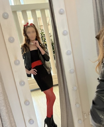 💋🌹 Живу в Москве и готова встретиться с тобой у себя или приехать к тебе. Мои услуги включают все, что ты только пожелаешь - классический секс, оральные ласки, массаж и многое другое. 🔥✨ У меня есть великолепные отзывы, говорящие о моей неповторимости и профессионализме. Также прикрепила немного фото, чтобы ты мог оценить мою красоту. Доверься мне и я сделаю все, чтобы твоя ночь была незабываемой! 🌟💫 Карен